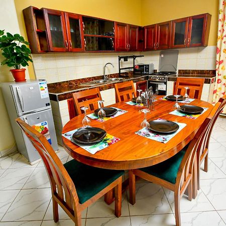Peace Of Mind Suites Εντέμπε Εξωτερικό φωτογραφία