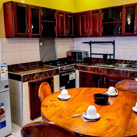 Peace Of Mind Suites Εντέμπε Εξωτερικό φωτογραφία