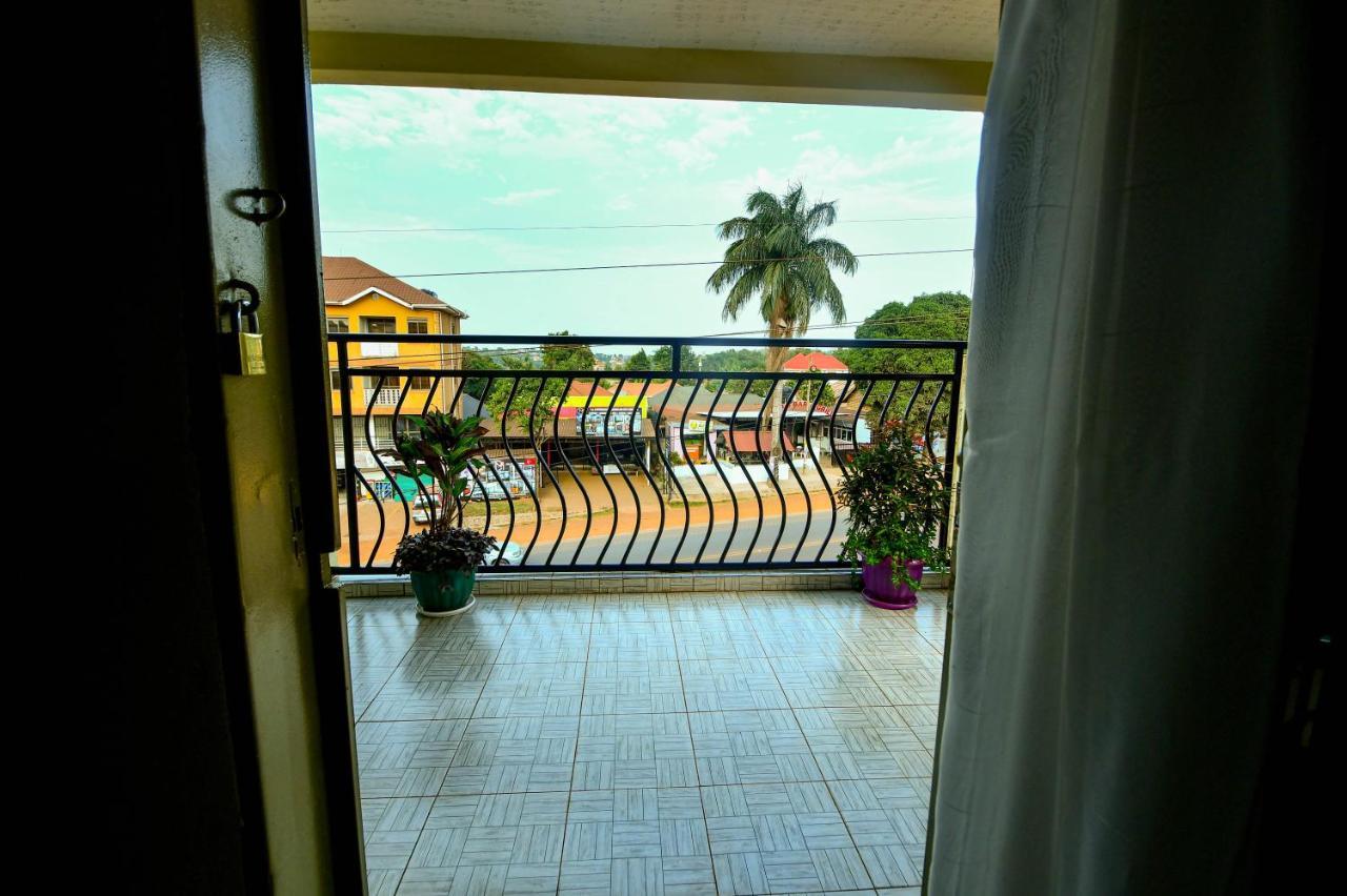 Peace Of Mind Suites Εντέμπε Εξωτερικό φωτογραφία