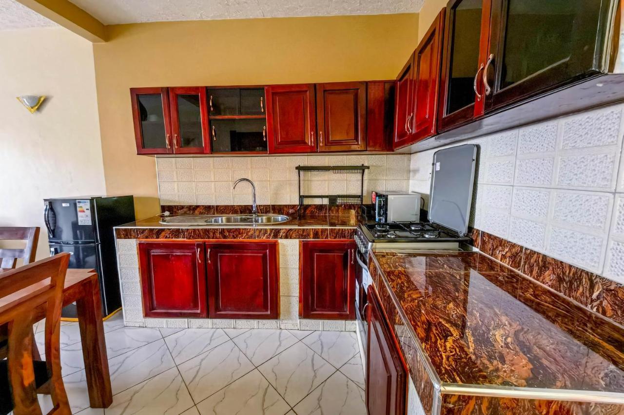 Peace Of Mind Suites Εντέμπε Εξωτερικό φωτογραφία