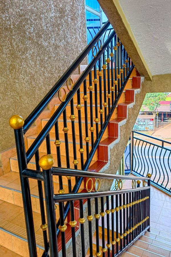 Peace Of Mind Suites Εντέμπε Εξωτερικό φωτογραφία