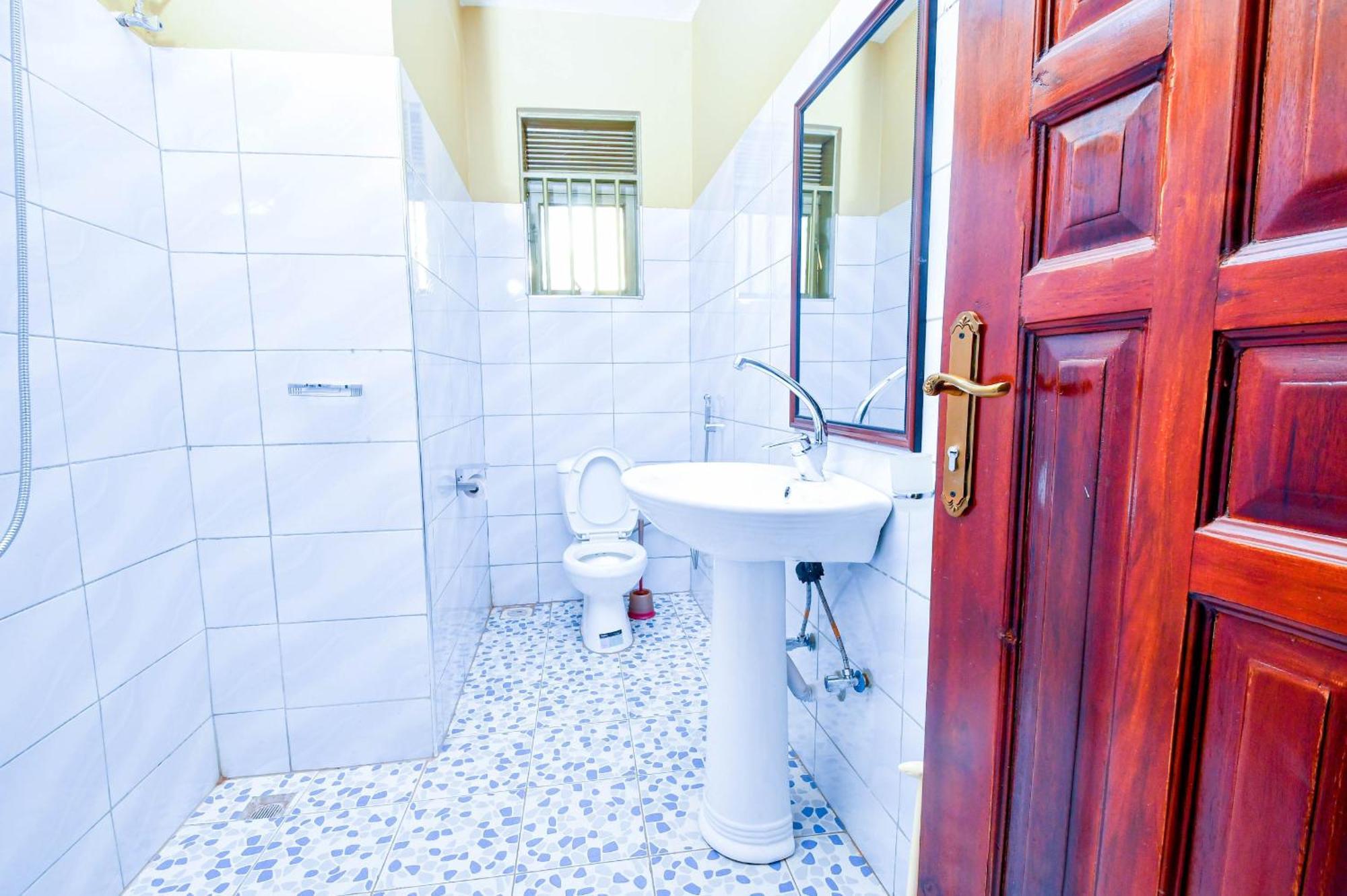 Peace Of Mind Suites Εντέμπε Εξωτερικό φωτογραφία