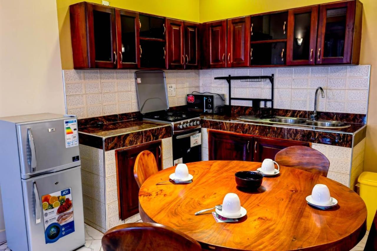 Peace Of Mind Suites Εντέμπε Εξωτερικό φωτογραφία